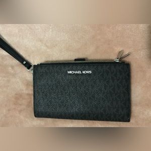 Michael Kors Wristlet Wallet